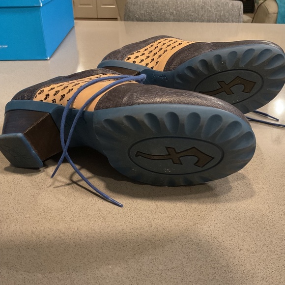 John Fluevog Promise size W7.5 - Picture 3 of 4